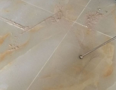 化德瓷砖空鼓维修公司分享粘合剂选择不当在瓷砖铺贴过程中可能导致以下问题